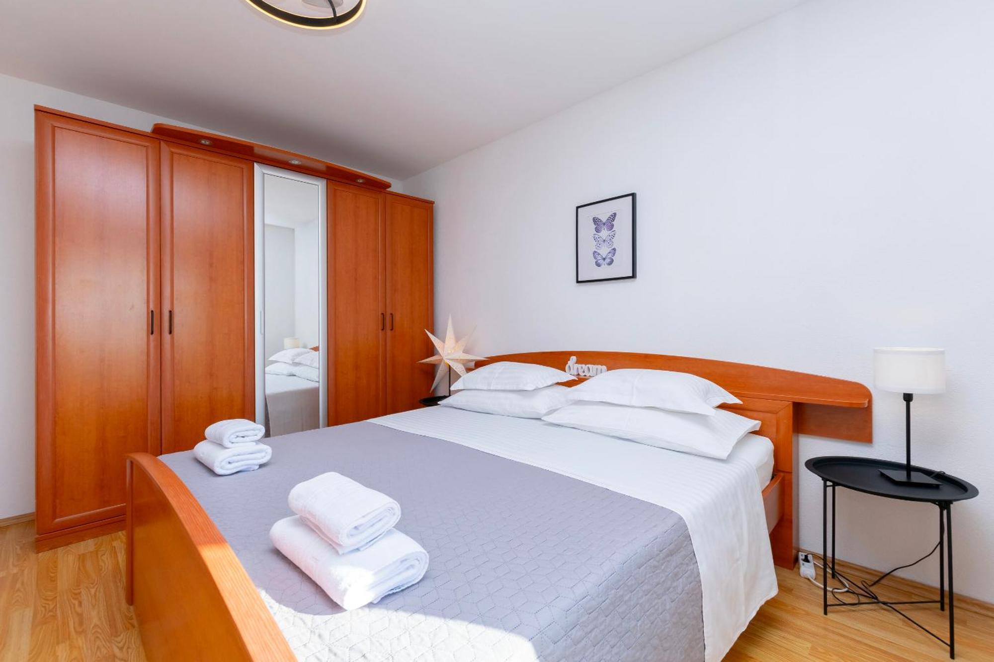 Apartments Marijo Baska Voda Luaran gambar
